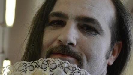 La maschera del potere I detenuti si misurano con “Ubu Re” di Jarry