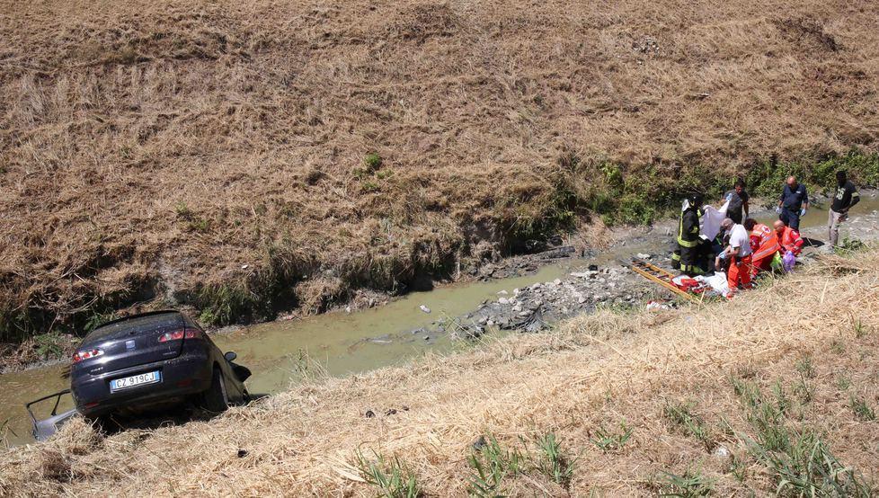 Auto nel canale, il 20enne non ce l’ha fatta 