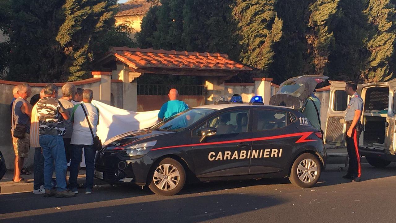 Perde il controllo dello scooter e finisce contro un muro: muore 69enne