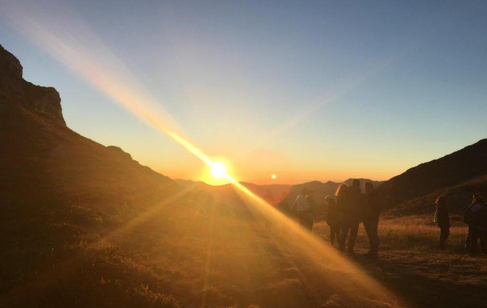 Una bella immagine dell’alba in alta quota