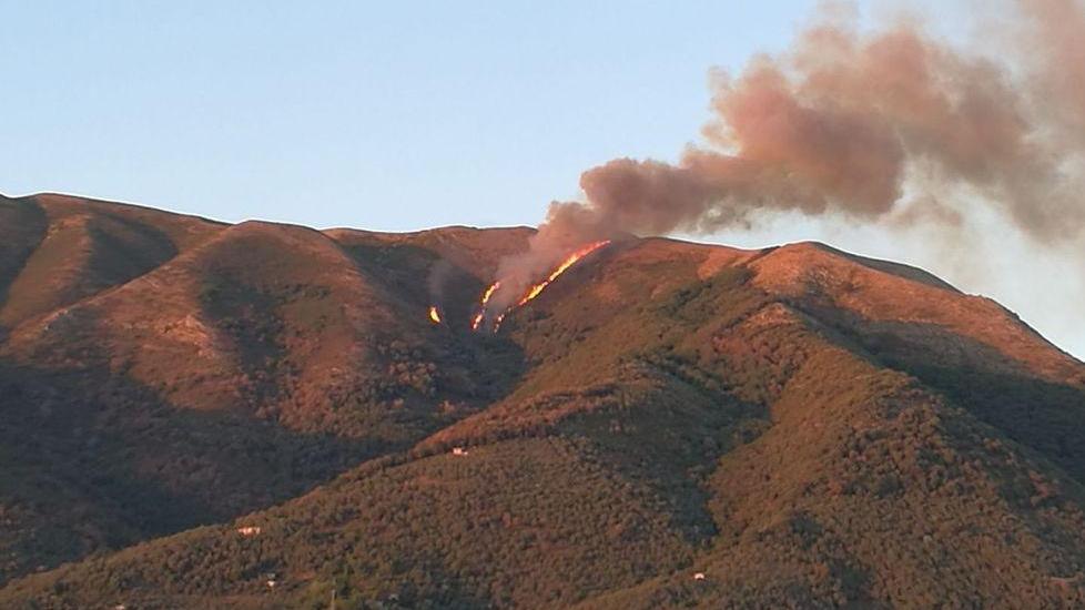 In fiamme le colline sopra Torcigliano