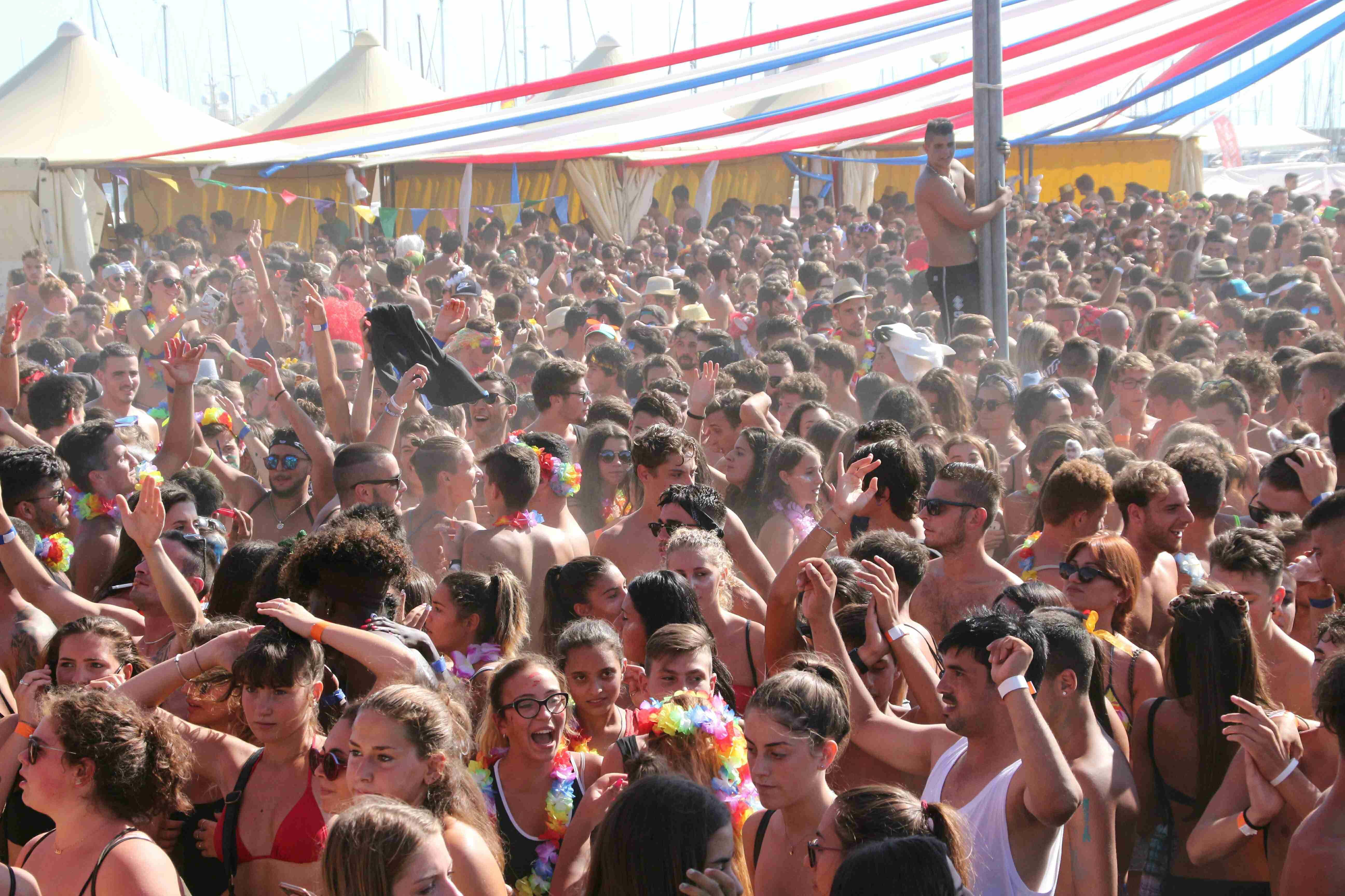 La festa al bagno Flora di Viareggio
