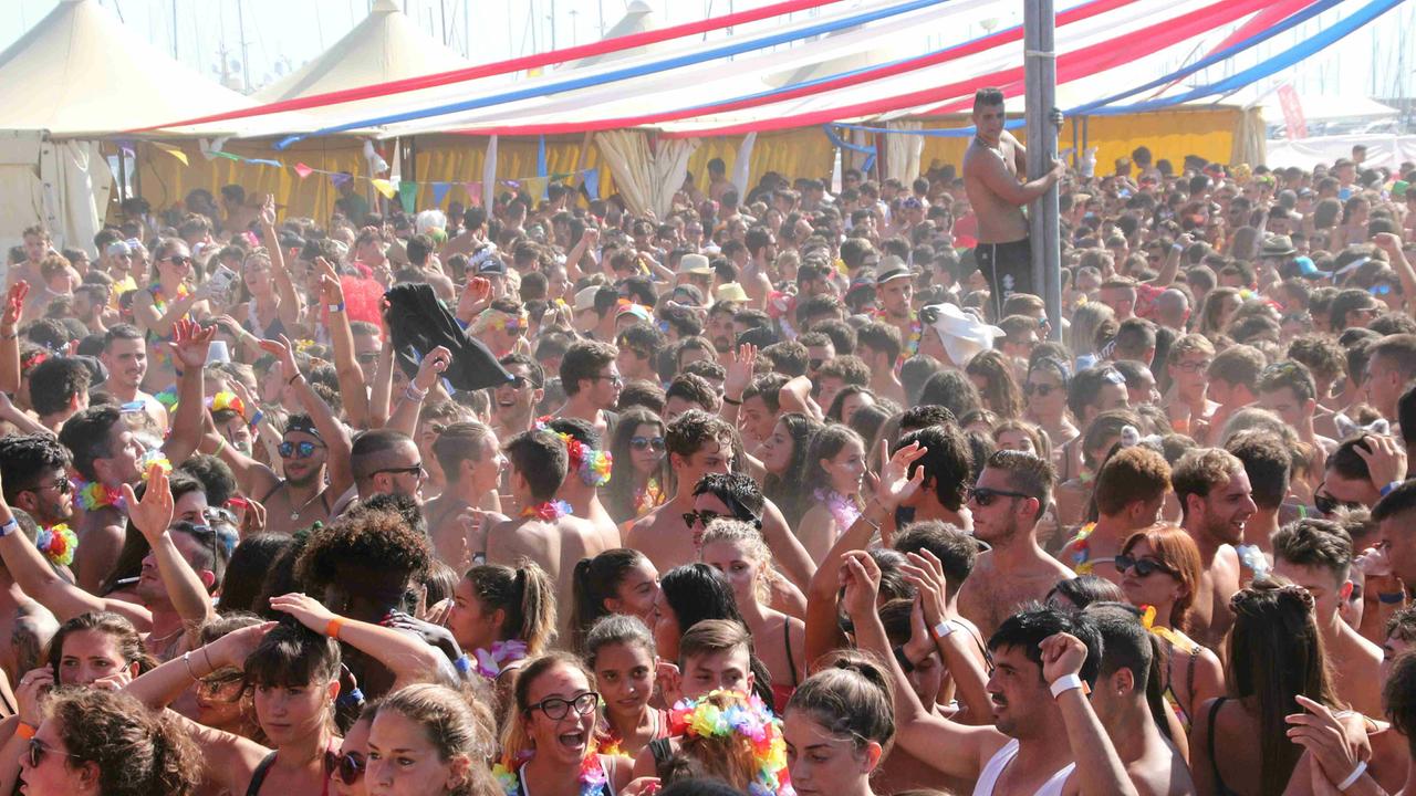 La festa al bagno Flora di Viareggio
