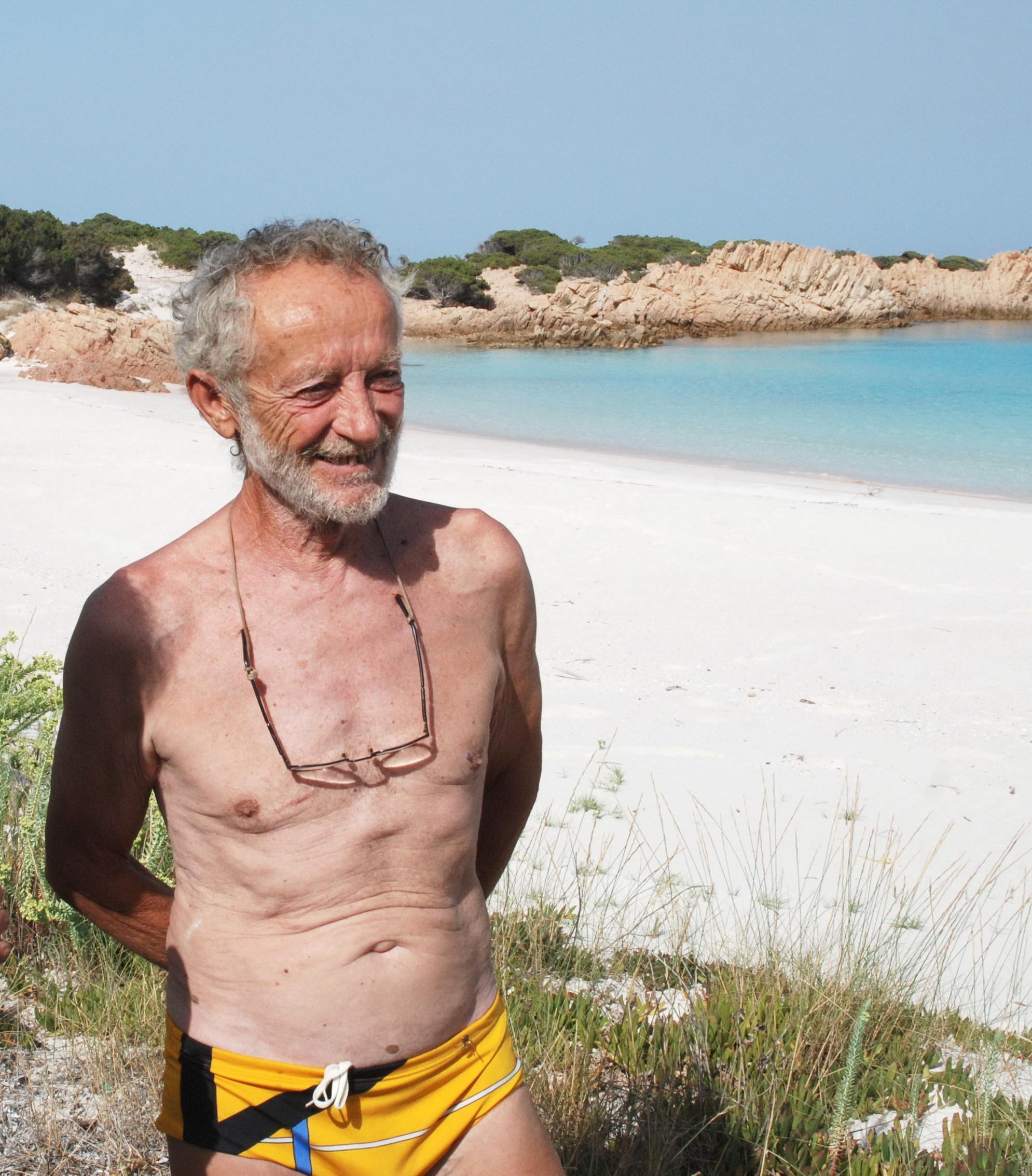 Parco La Maddalena, Mauro Morandi il "custode" modenese  di Budelli non sarà allontanato  