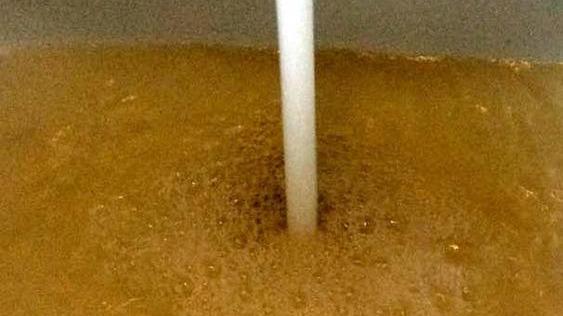 Acqua sporca dai rubinetti anche per Ferragosto