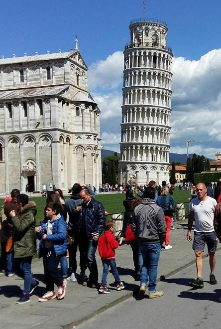 Mille euro di multa al bar di Pisa che spenna i turisti 