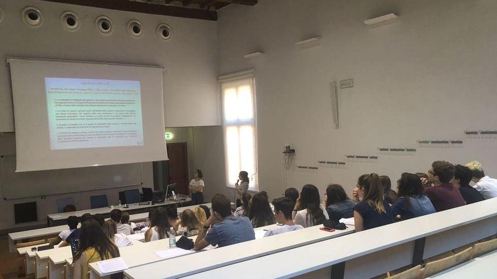 Chimica, ultimi giorni per iscriversi