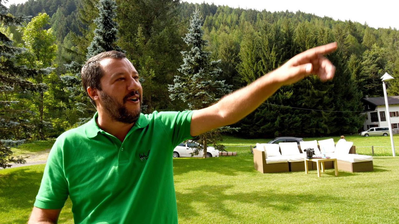 Salvini: «Preparatevi: arriviamo a Reggio Emilia»