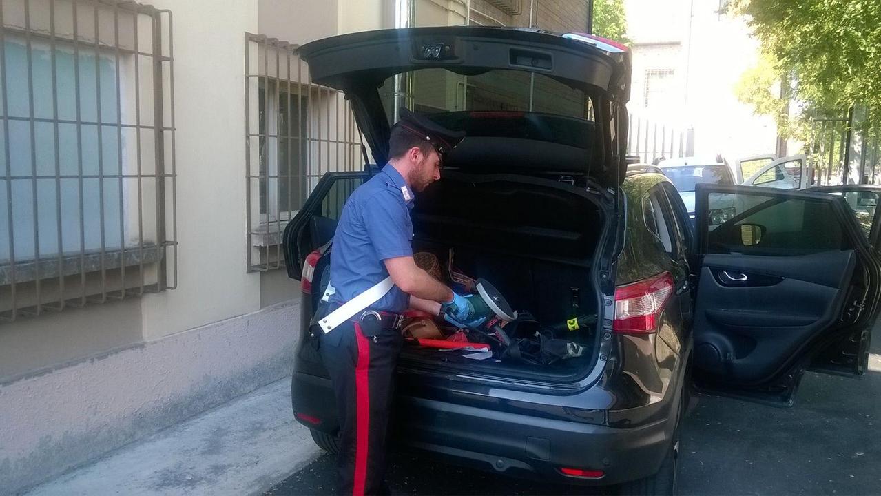 Novellara, l’Arma intercetta la banda delle ville