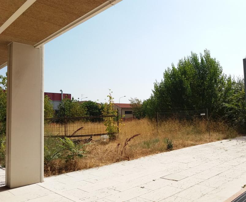 Via Giordano, materiali abbandonati