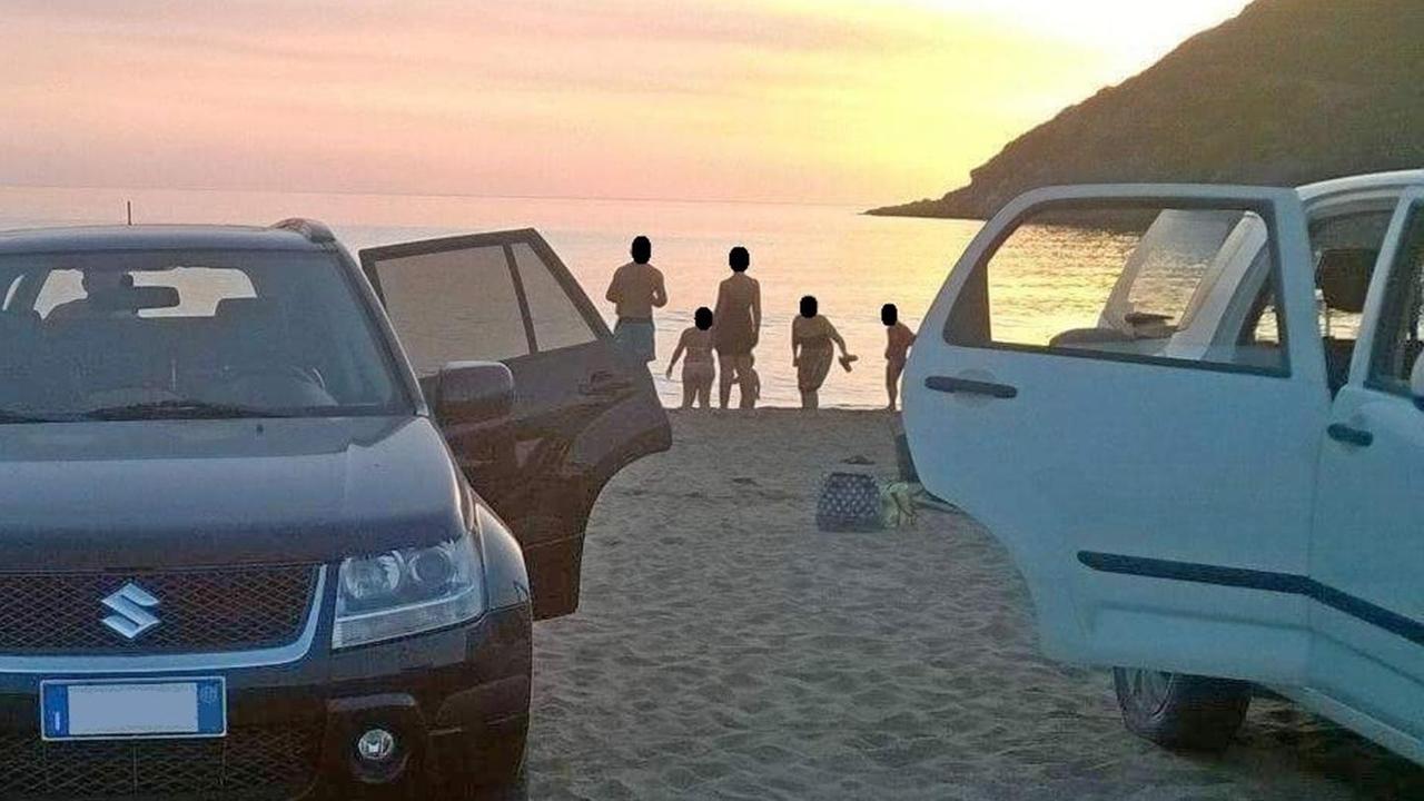Estate supercafona dai ladri di sabbia alle auto sulle dune 