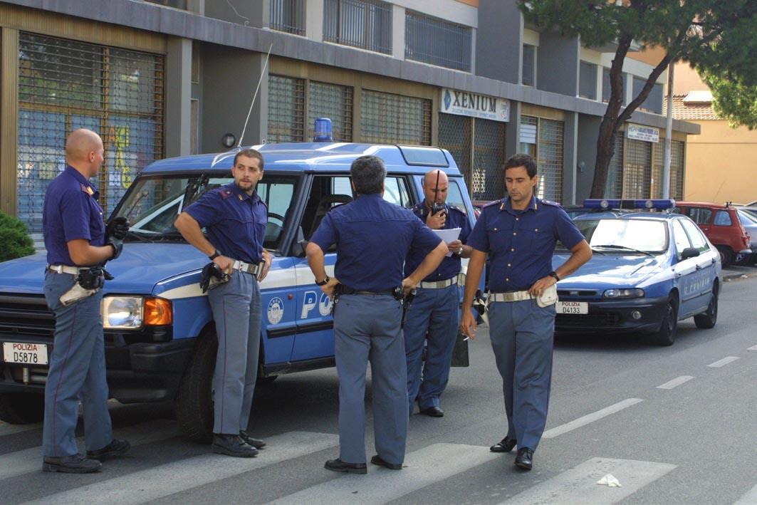 La polizia indaga sulla rapina ad un diciassettenne albanese