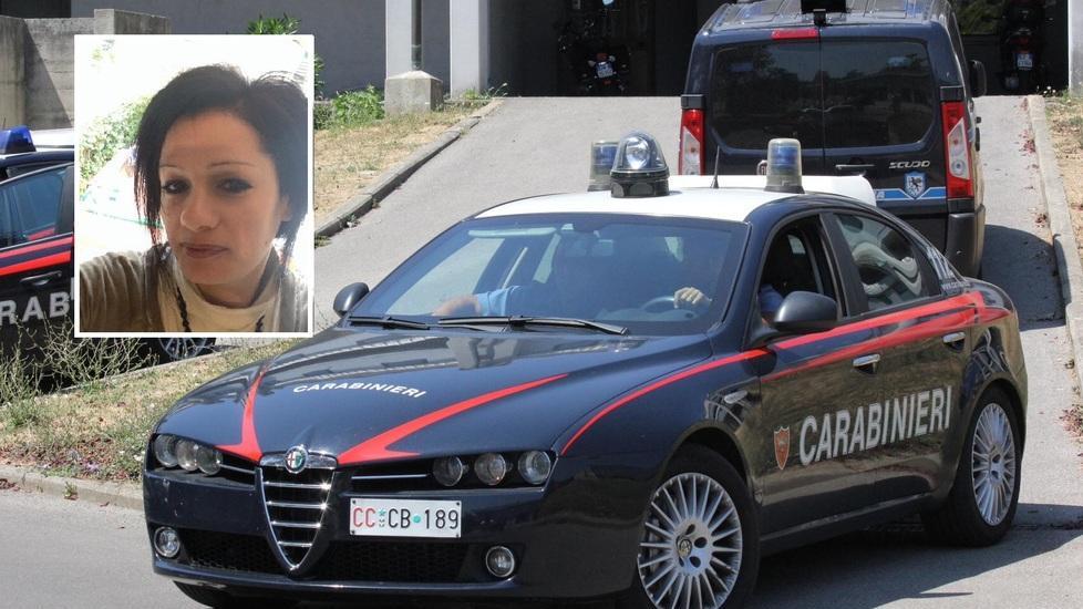 I carabinieri e nel riquadro Assunta De Stefano
