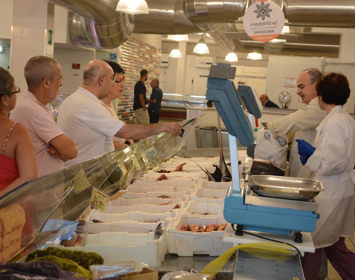 Sassari, sos dal mercato civico: «Non fateci morire» 