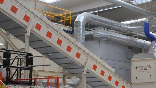 Rifiuti a Masangionis, in estate la puzza è insopportabile