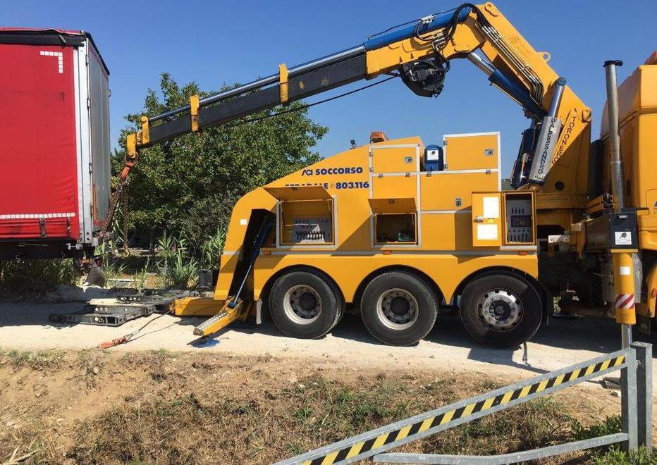 Soccorso Aci per il Tir che si era perso a Massarosa