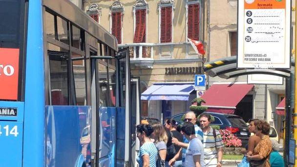 Autobus come forni: le proteste