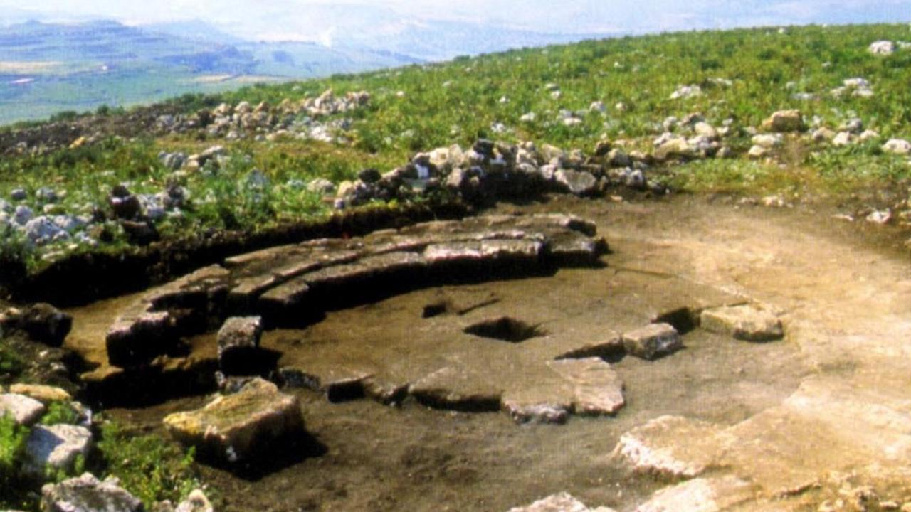 Il santuario di Punta Unossi, dedicato ai culti dell’acqua