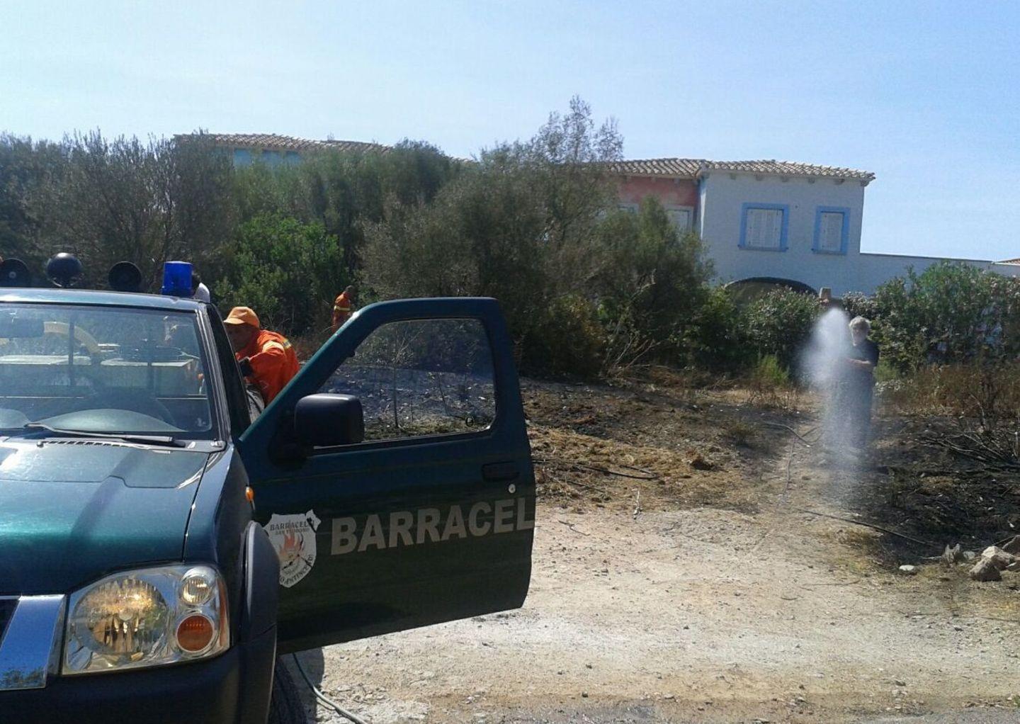 Incendio nella frazione di Lu Fraili