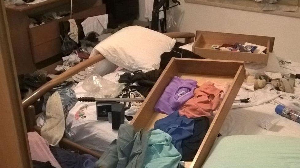 Reggio Emilia, casa devastata dai ladri