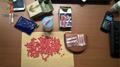 La polizia sequestra 300 pastiglie di "droga della pazzia" 