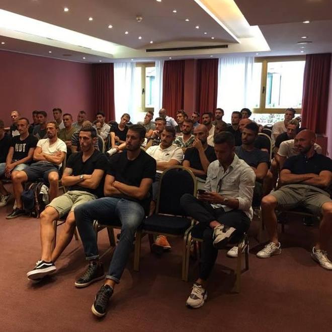 Manfredini alla riunione dell’assocalciatori Giovedì si decide, ma c’è il rischio sciopero