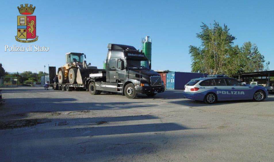 Il trasporto eccezionale fermato dalla Polstrada