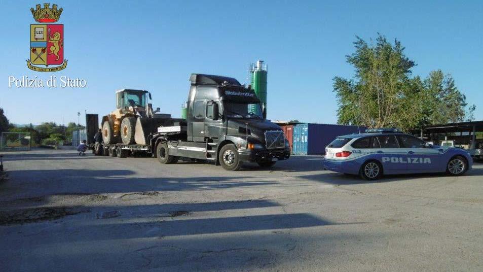 Il trasporto eccezionale fermato dalla Polstrada