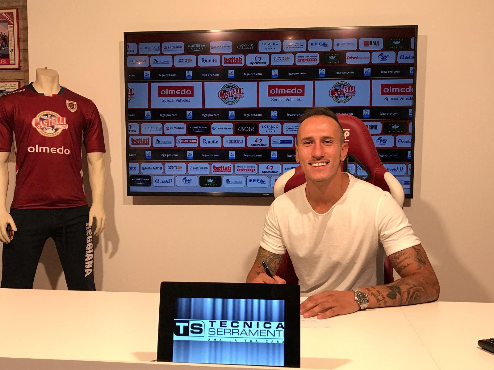 Napoli firma e va subito in campo 