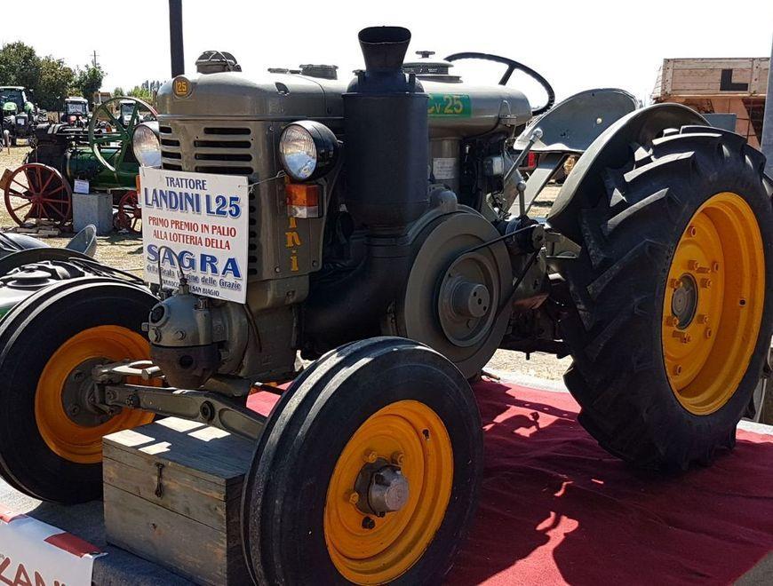 Acquistano un Landini, lo riparano e lo mettono in palio