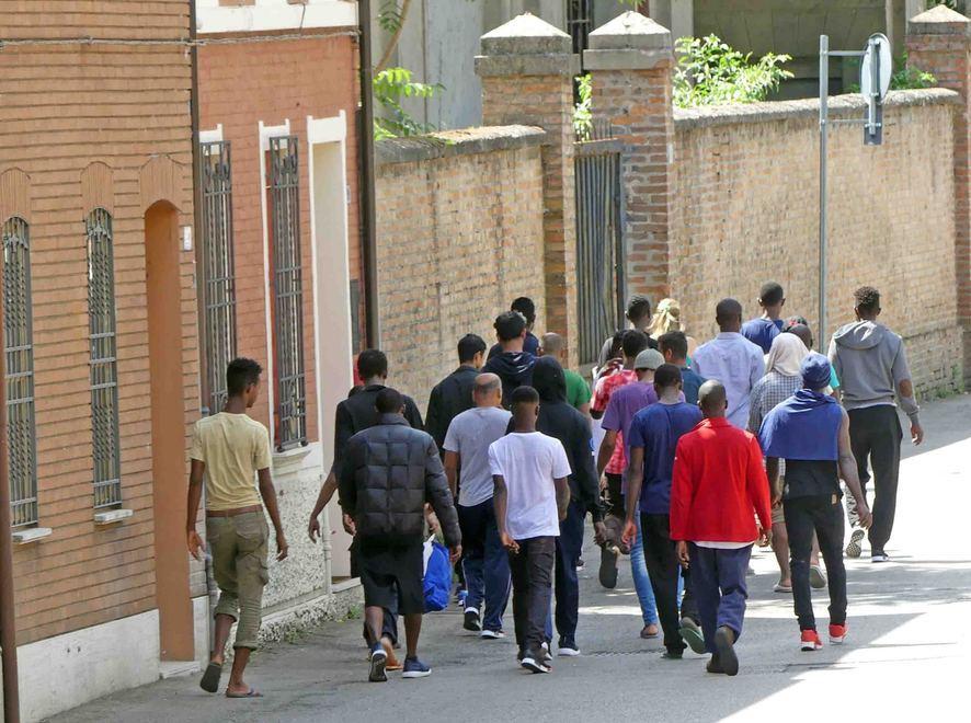 Per i minori la Prefettura “offre” 45 euro 