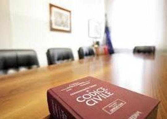 Cura il fratello e finisce in tribunale 