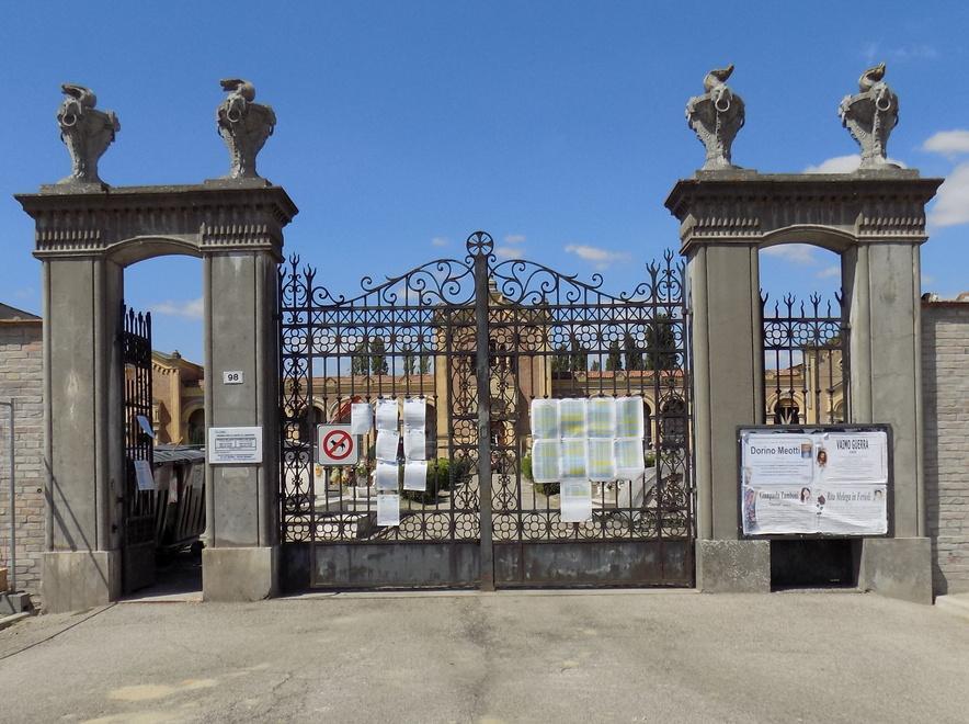 Cimitero chiuso per lavori: «Tuteliamo la sicurezza» 