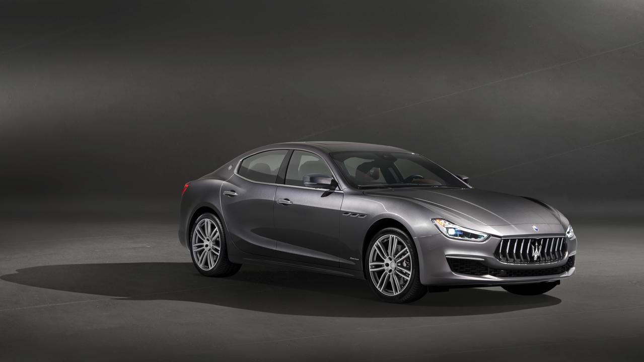 Modena, Maserati svela le prime immagini della nuova Ghibli GranLusso