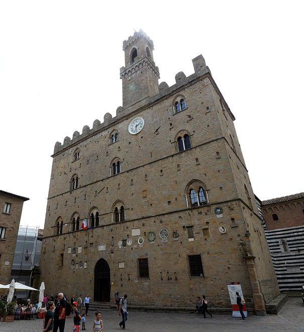 A Palazzo dei Priori il casting per il kolossal “I Medici”