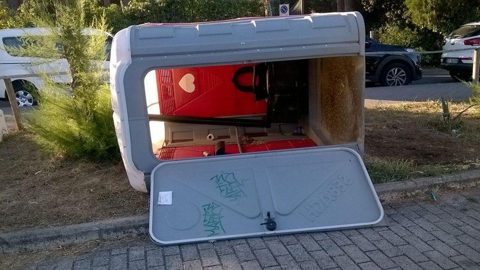 Raid notturno nel parcheggio dell’ex vivaio