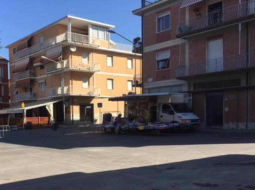 Mercato deserto, i commercianti in ferie 