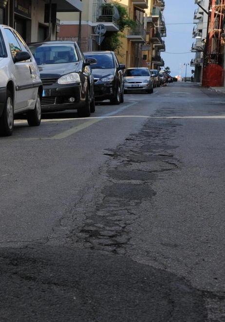 Terreno edificabile per sistemare le buche Bando con il “baratto” 