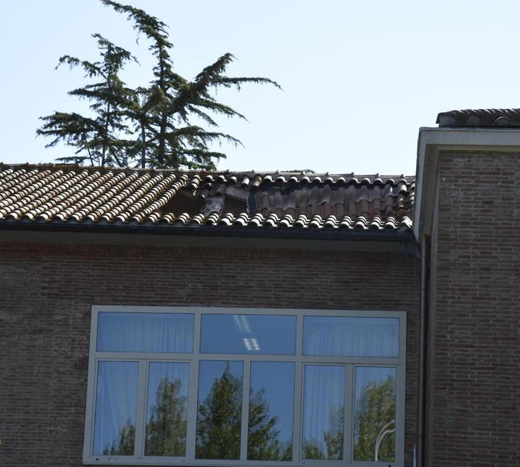 Crolla il tetto in parrocchia Paura alla chiesa di Roselle 