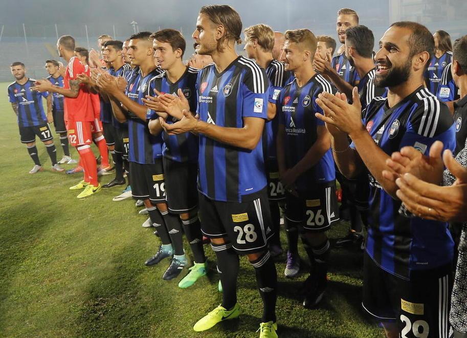 Una squadra per sognare: in quattromila all’Arena salutano il Pisa Sporting Club 