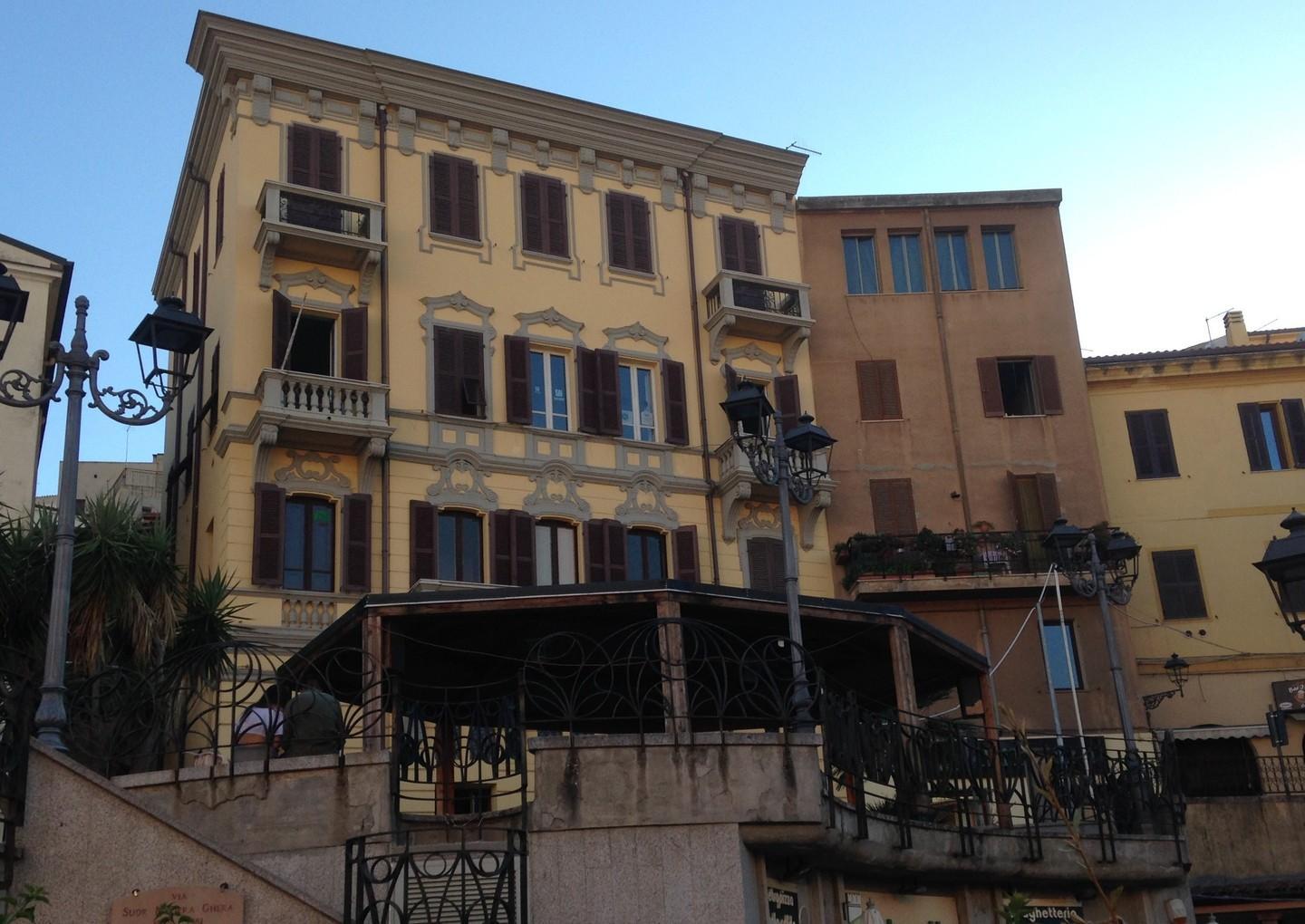 Via il gazebo, concessione in piazza Carlo Alberto
