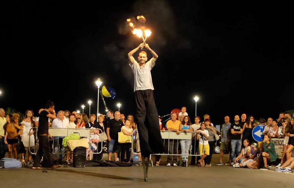 Pirati, musica e trampolieri: sabato 26 esplode la festa a Marina di Massa