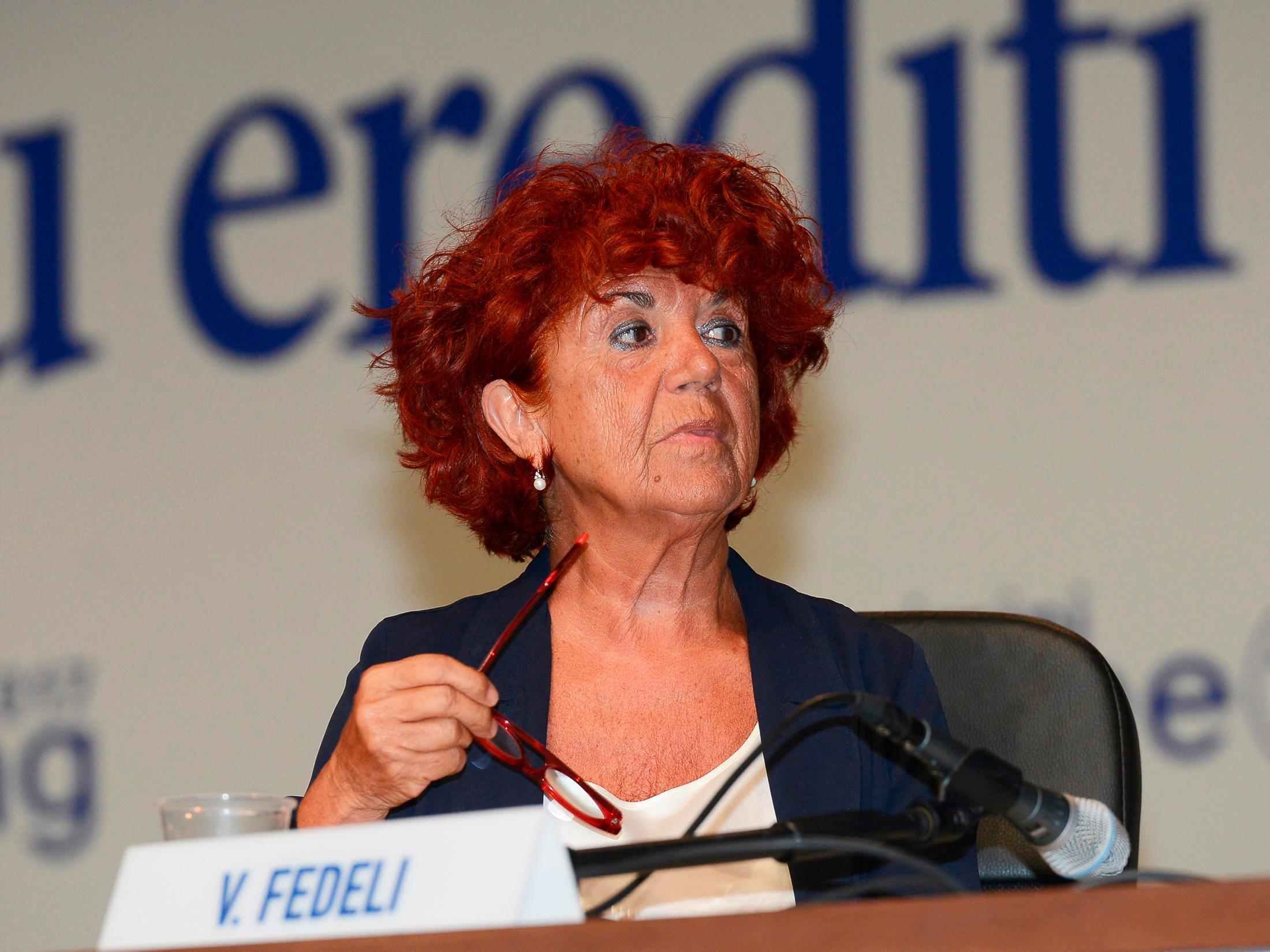 La ministra Fedeli: "Invierò ispettori a Carrara per il professore Bianchi"