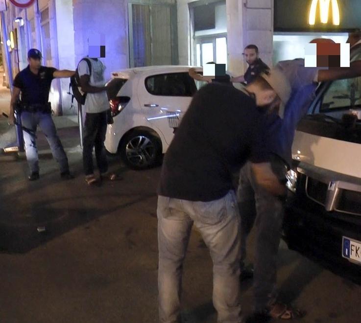 Blitz di sera nelle piazze “calde”: quattro arresti per spaccio 