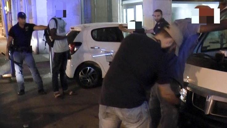 Blitz di sera nelle piazze “calde”: quattro arresti per spaccio