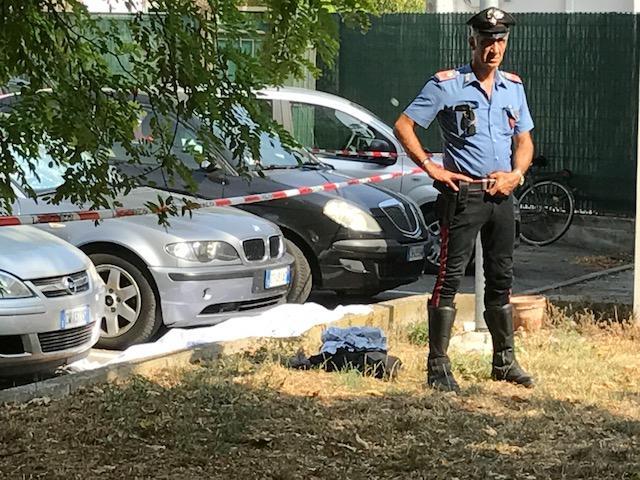 L'intervento dei carabinieri al Grattacielo