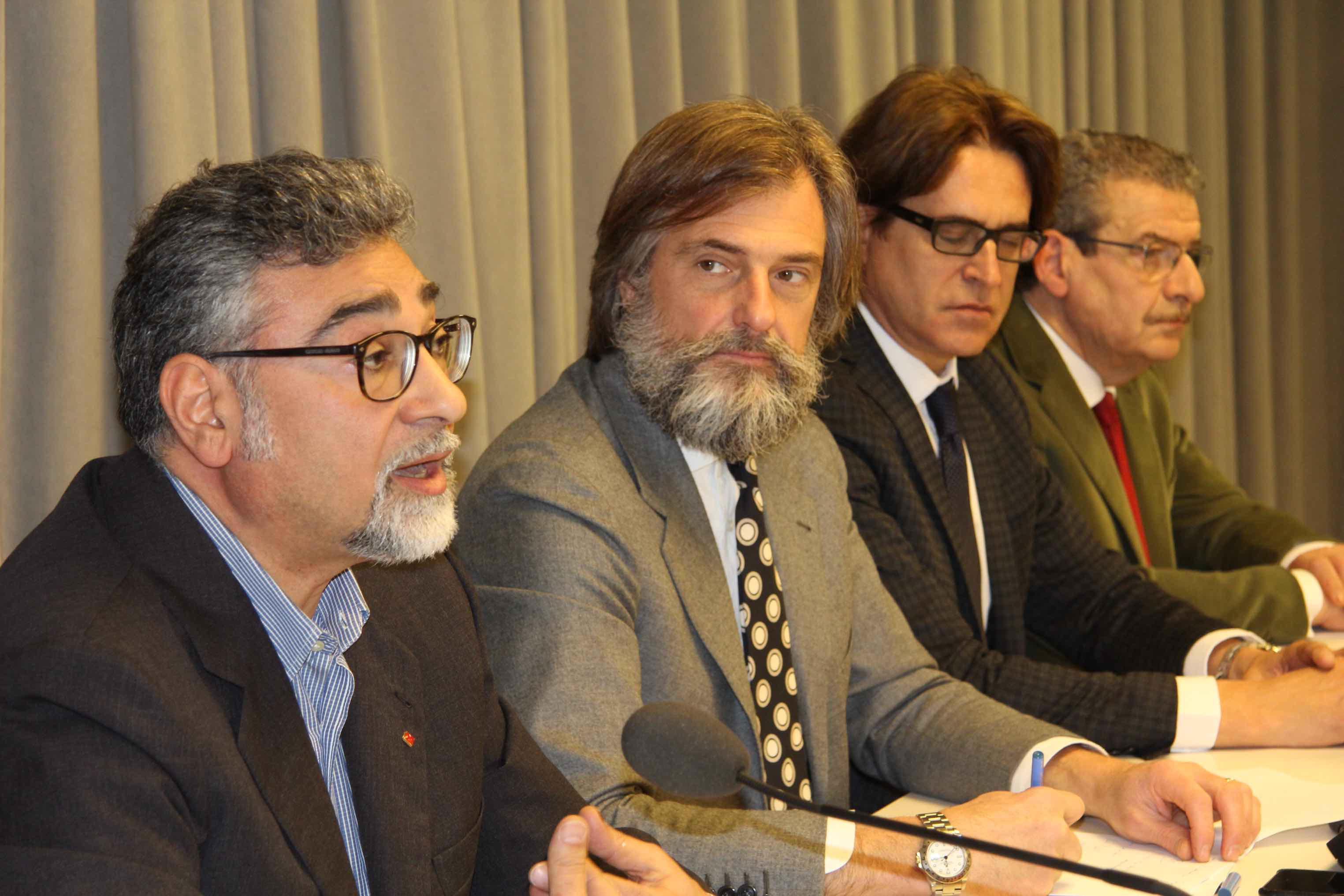 Brezzo, Cavicchi, Bettazzi e Belli in rappresentanza di Filctem Cgil, Confindustria Toscana Nord (sezione moda) Cna e Confartigianato per la firma del protocollo sulla sicurezza