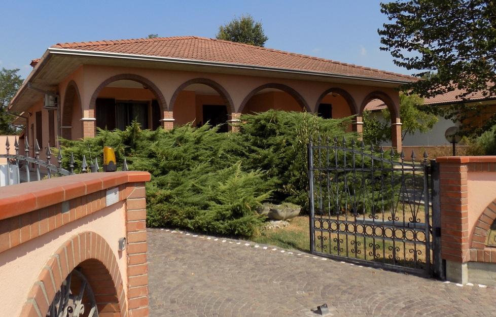 Scippato dalle ladre nel giardino di casa Via l’orologio