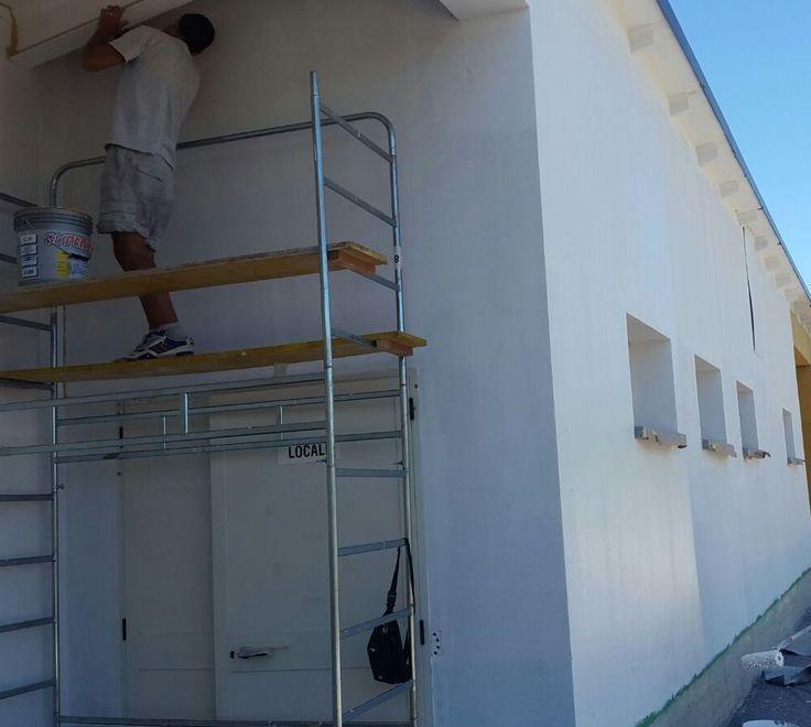 Il campo sportivo comunale tirato a lucido dai volontari