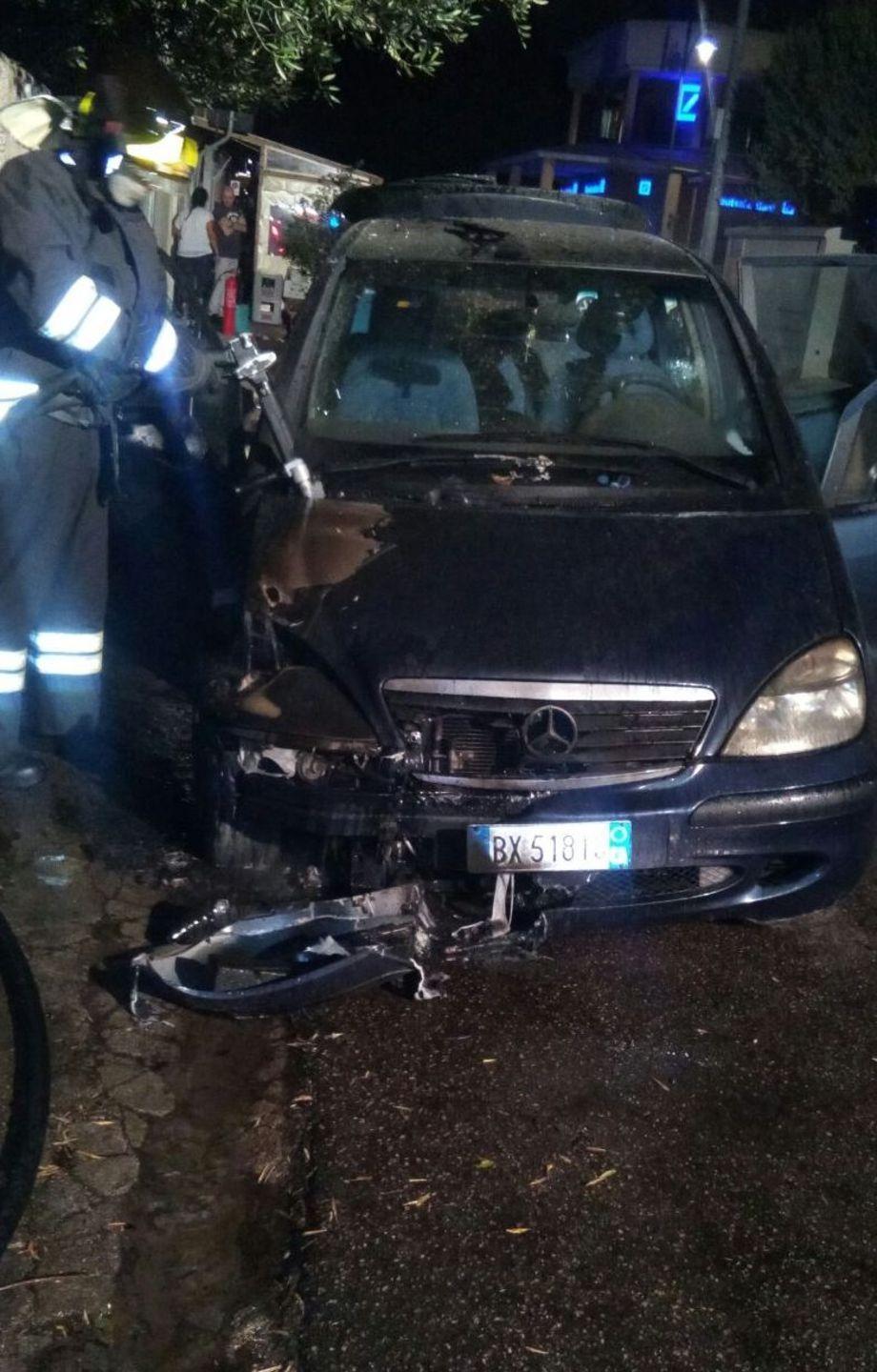Incendiata l’auto di una 26enne 